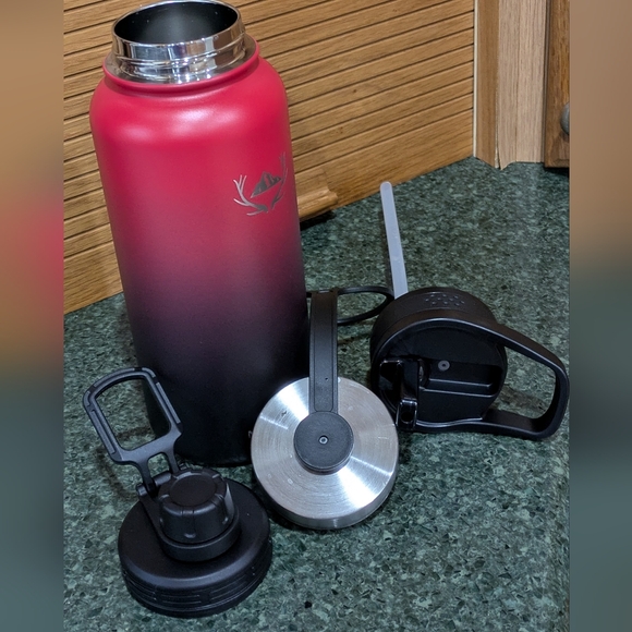 32 oz Insulated, Double Wall, Leak Proof Water Bottle With Holder Strap Bag. - Picture 2 of 6